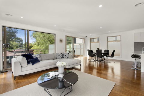 NEW Inner Melb Luxury Modern Grand Holiday House - Great Location, Wifi, Parking - Hotel Accommodation 1