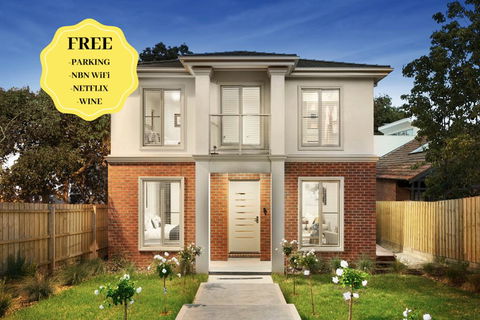 NEW Inner Melb Luxury Modern Grand Holiday House - Great Location, Wifi, Parking - Hotel Accommodation 0