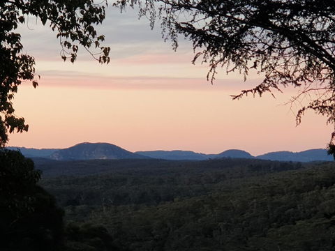 NEW Winston Cottage Leura Views & Location - Hotel Accommodation 1