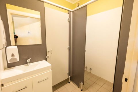 Newcastle Beach YHA - Hotel Accommodation 3