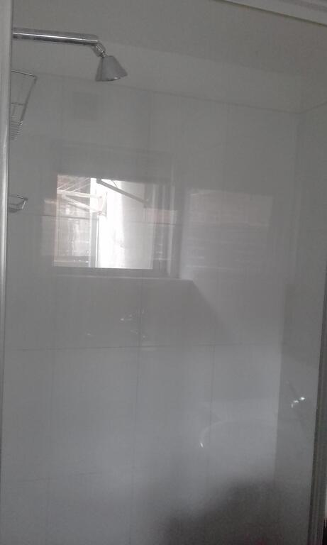 Nice Single Room In Modern Townhouse - Hotel Accommodation 2