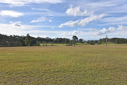 Noble Willow Studio Lovedale. Spacious, With Views And Pool - Hotel Accommodation 1