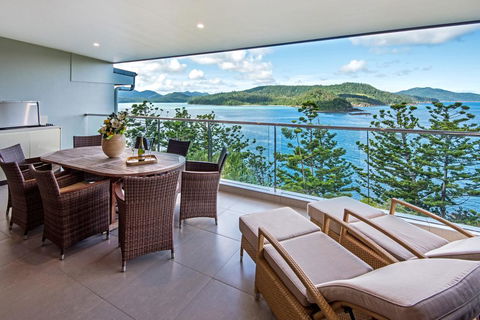 Northcape 1 Ocean Front 4 Bedroom 4 Bathroom Pool Golf Buggy 2 Kitchens, BBQs - Hotel Accommodation 3