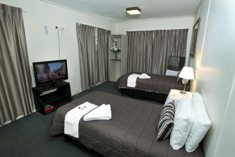 O'Sheas Windsor Hotel - Hotel Accommodation 0