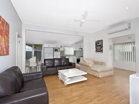 Oakland Cottage - Hotel Accommodation 2