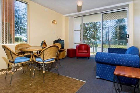 Ocean Court 1 13 Lord Street - Hotel Accommodation 2
