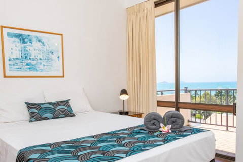 OCEAN VIEWS 10 - Hotel Accommodation 0