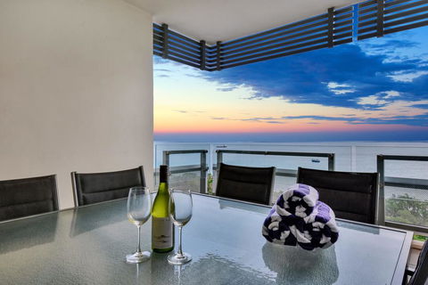 Oceana Darwin Central Oceanfront 3 Bedroom 2 Lounge Room Pool Gym Tennis Court Sleeps 9 - Hotel Accommodation 0