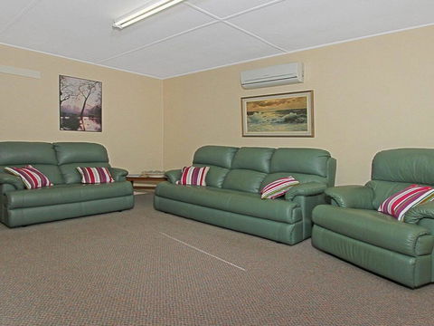 Ohio - One Street Back From Beach Access - Hotel Accommodation 3