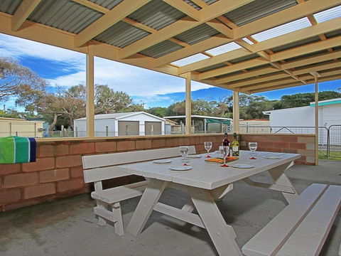 Ohio - One Street Back From Beach Access - Hotel Accommodation 0