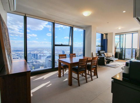 ON TOP OF THE WORLD - BEST VIEWS IN MELBOURNE !! - Hotel Accommodation 1
