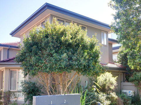 One Street Back From The Surf Beach - Hotel Accommodation 0