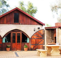 Outback Cellar  Country Cottage - Hotel Accommodation