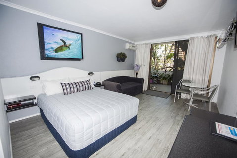 Palm Court Motor Inn - Hotel Accommodation 1