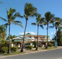 Palm View Holiday Apartments - Hotel Accommodation
