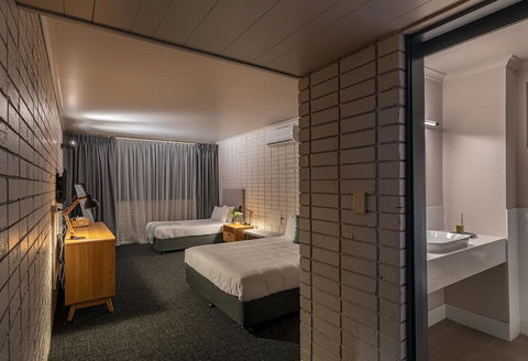 Palms Hotel - Hotel Accommodation 1