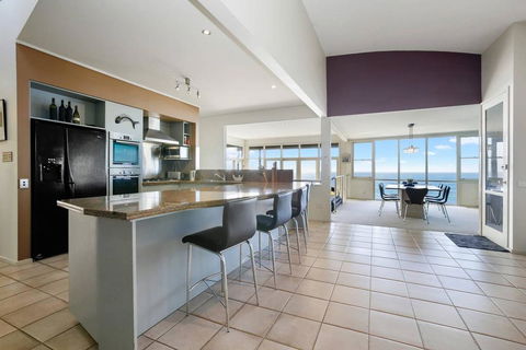 PANORAMA VIEWS - Spectacular Ocean Views - Hotel Accommodation 2