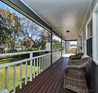 Paradise Bungalow Waterfront - Hotel Accommodation