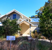 Pelican Escape Executive Home at Raffertys Resort - Hotel Accommodation