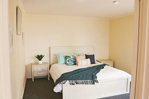 Pelican Lake Holiday House - Hotel Accommodation 2