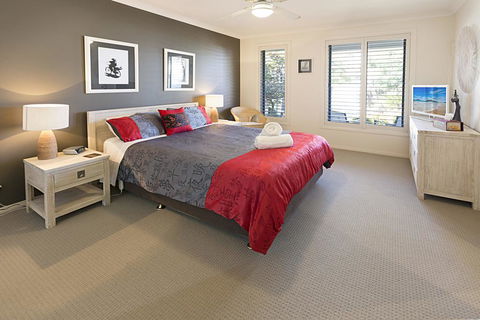 Pelican Landing - Stunning Lake King Views - Hotel Accommodation 2