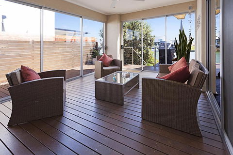 Pelican Landing - Stunning Lake King Views - Hotel Accommodation 3