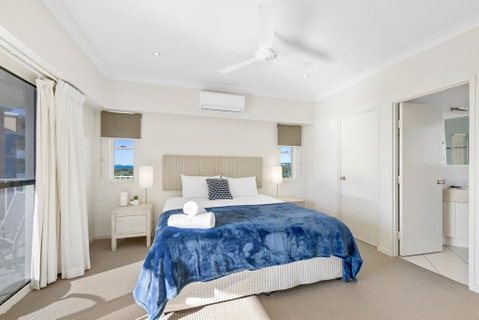 Penthouse - Private Rooftop Spa - Hotel Accommodation 3