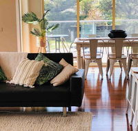 Pet friendly paradise near beach - Hotel Accommodation