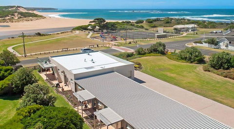 Peterborough House Motel - Hotel Accommodation 0