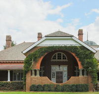 Petersons Armidale Winery and Guesthouse - Hotel Accommodation