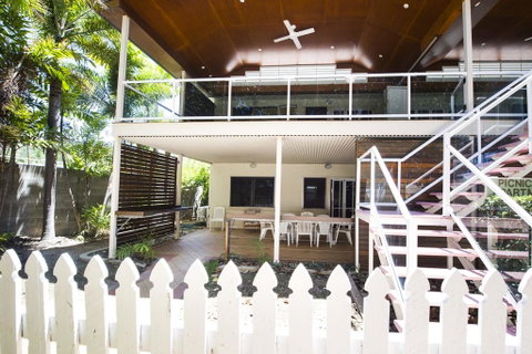 Picnic Bay Apartments Unit 1 - Hotel Accommodation 3