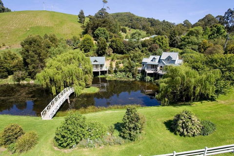 PLUM TREE STUDIO - Couples Lakeside Spa Retreat - Hotel Accommodation 3