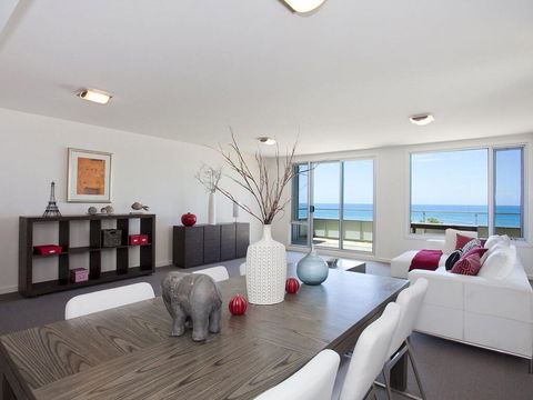 POINT GREY APARTMENT 14 - The Point - Hotel Accommodation 2