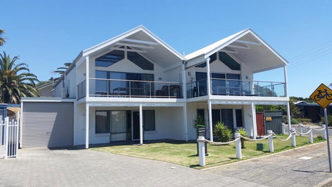Port Elliot Beachcomber - Hotel Accommodation 1