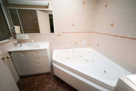 Posthouse Motor Lodge - Hotel Accommodation 2