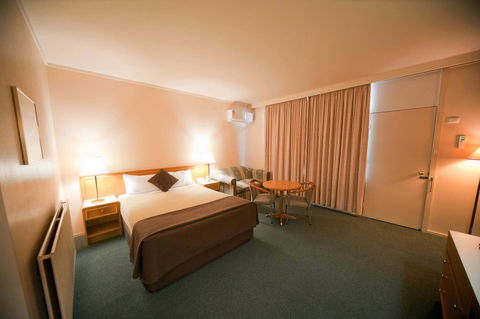 Posthouse Motor Lodge - Hotel Accommodation 1