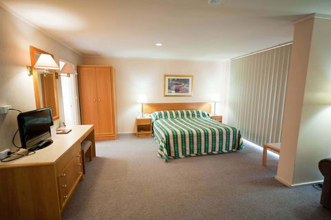 Posthouse Motor Lodge - Hotel Accommodation 3