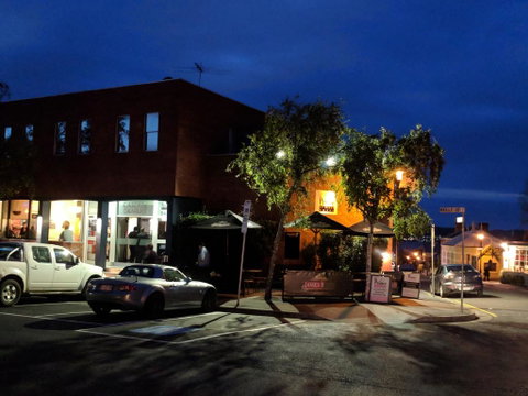 Prince Of Wales Hotel - Hotel Accommodation 0