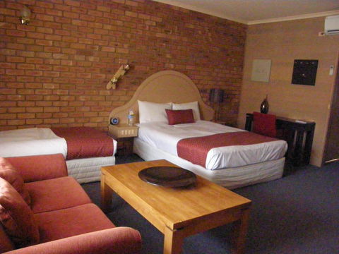 Quality Inn Colonial - Hotel Accommodation 3