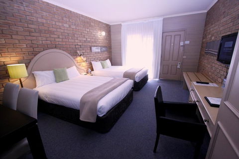 Quality Inn Colonial - Hotel Accommodation 1