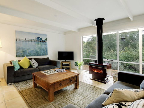 Quarterdeck - Hotel Accommodation 1