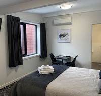 Queens Arms Hotel - Hotel Accommodation