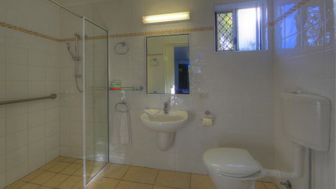 Queens Beach Tourist Village - Hotel Accommodation 3