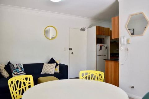 Quiet 1 Bedroom Flat In Concord - Hotel Accommodation 1