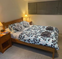 Quiet and private studio with Wifi. - Hotel Accommodation
