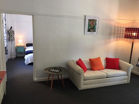 Quirky, Sunny, Spacious Apartment In The Heart Of Darlinghurst - Hotel Accommodation 1
