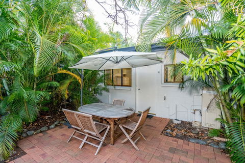 Rare! Modern Unit With Private Fenced Garden Close To The Beach PC4 - Hotel Accommodation 2