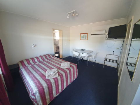 Red Chief Motel - Hotel Accommodation 2