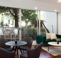 Refined Apartment Close To Nightlife Restaurants With Car Space - Hotel Accommodation