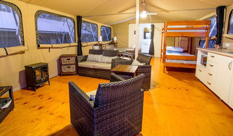Reflections Holiday Parks Bonny Hills - Hotel Accommodation 2